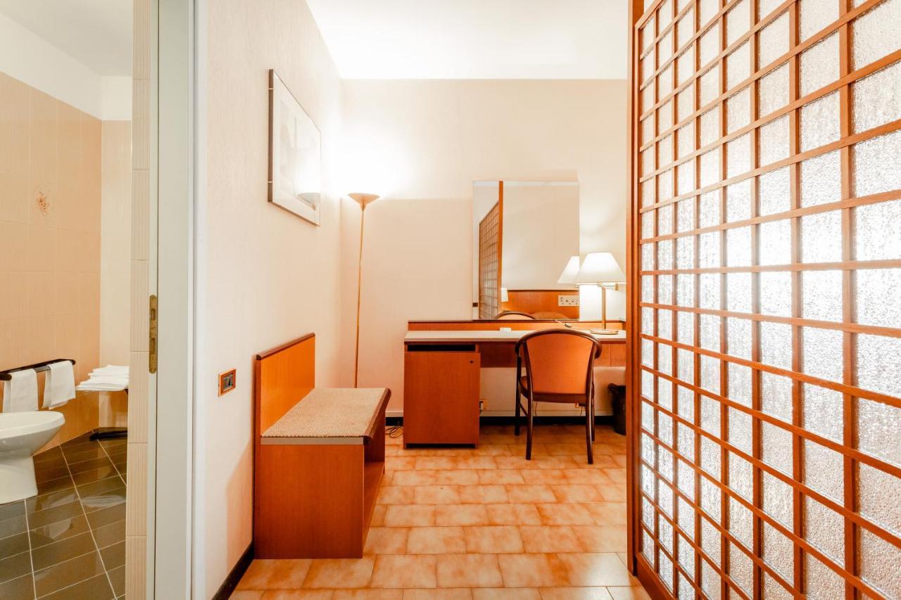 Готель Rhi Porta Bologna П'єве-ді-Ченто Екстер'єр фото